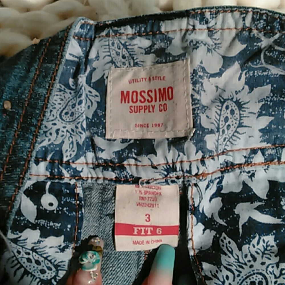 Shorts - Picture 4 of 6